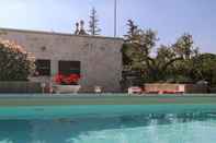 Swimming Pool Villa Mangini