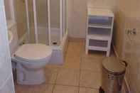 In-room Bathroom Beautiful Two Bedroom Apartment