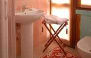 In-room Bathroom 6 B&B Villa Valentino