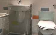 Toilet Kamar 6 City Quadrant One Bedroom Apartment