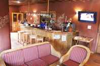 Bar, Kafe dan Lounge Rema Resort
