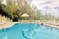 สระว่ายน้ำ Hotel Villa Riis