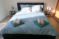 Bedroom 2 Bed Apartment With com Pool