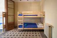 Bedroom Hostel Bed in Girona