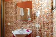 Phòng tắm bên trong Dimora La Torre