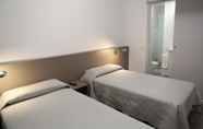 Kamar Tidur 5 Hotel Alguer Camp Nou