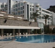 Kolam Renang 3 Maira Deluxe Resort Hotel Bodrum