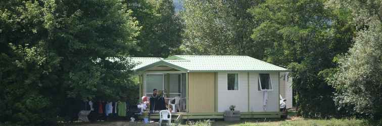 Bên ngoài Camping Le Plan d'Eau Saint Charles