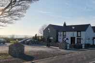 Exterior The Jug and Glass Inn