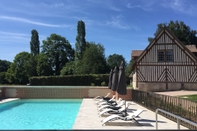 Swimming Pool Les Manoirs des Portes de Deauville