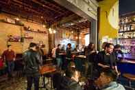 Bar, Cafe and Lounge Selina Woodstock