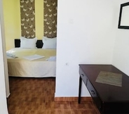 Kamar Tidur 4 Perla Costinesti - Hostel