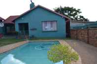 Swimming Pool Africa Emerald at 47 Petronella