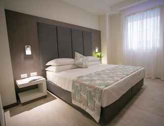 Kamar Tidur 2 Mosella Suite Hotel