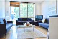 Lobby Modern 1 Bedroom Property in Central London