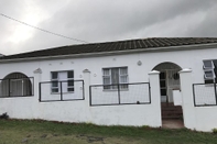 Exterior The Caxton Lodge at Quigney