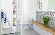 In-room Bathroom 3 Villa Samalas Resort and Restaurant