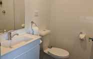 In-room Bathroom 7 Kingsgrove Hotel