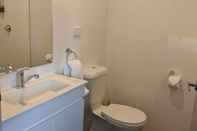 In-room Bathroom Kingsgrove Hotel