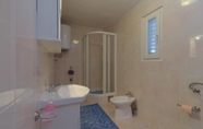 Toilet Kamar 2 Rooms Center of Trogir