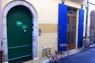 Exterior Backpackers House Antibes