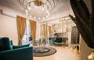 Lobi 2 Gold Residences