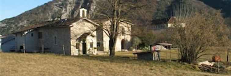 Exterior La Chapelle Saint Gervais