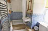 In-room Bathroom 5 Lovely Large Home 10 Minute Walk to Barmouth Beach