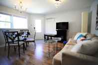 Ruang Umum Carleton Place Downtown 1 and 2 Bedroom Entire Apartments