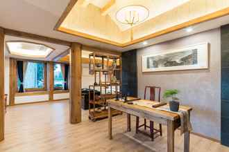 Lobi 4 Lijiang Zen Garden Hotel