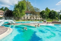 Swimming Pool Blue Wall BnB - business apartments