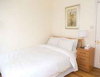 Kamar Tidur 2 Modern 2 bed flat in historic building