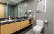 Toilet Kamar 6 188 Luxury Suites by Plush