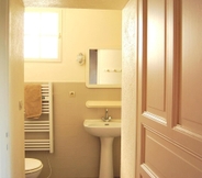 ห้องน้ำภายในห้อง 3 Logis de Chenac