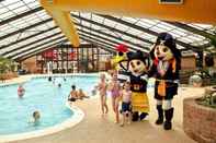 สระว่ายน้ำ Park Home in Marine Holiday Park