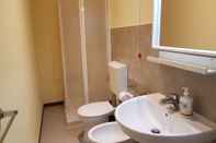 Toilet Kamar Hotel Piramide