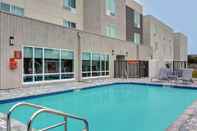 Swimming Pool TownePlace Suites by Marriott Sarasota Bradenton West