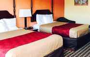 Bedroom 4 Milan Inn & Suites