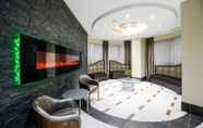 Lobby 6 Sarkar Suites - 310 Burnhamthorpe Road
