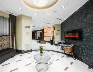 Lobby 2 Sarkar Suites - 310 Burnhamthorpe Road