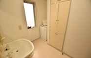 Toilet Kamar 2 Randor Residence Tokyo Grand