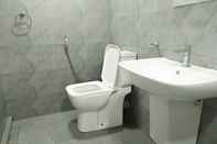 Toilet Kamar Rocky Bay - Private Room