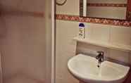 In-room Bathroom 3 Hospedium Hotel Venta Sant Jordi