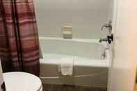 In-room Bathroom Mesa Motel