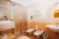 In-room Bathroom Hotel Nuovo Al Mare