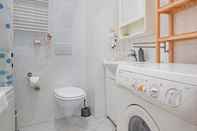 Toilet Kamar Apartment Royale