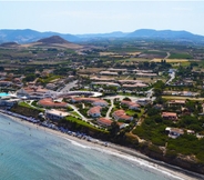 Nearby View and Attractions 2 La Plage