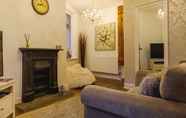 Lobby 3 St John's Cottage - Simple2let Serviced Apartments