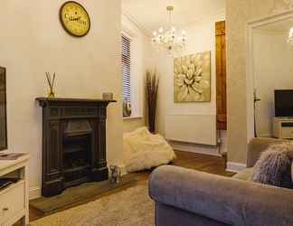 Lobby 2 St John's Cottage - Simple2let Serviced Apartments