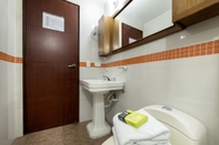 In-room Bathroom Hotel Arena Plaza